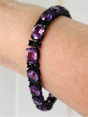 Genuine Amethyst & Black Spinel,
black rhodium over S925 Tennis Bracelet. NEW!